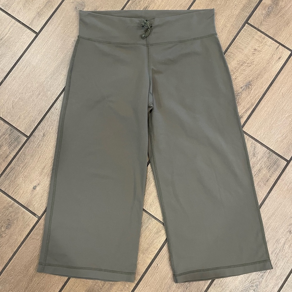 Lululemon Wide Leg Cropped Pants - Picture 2 of 6